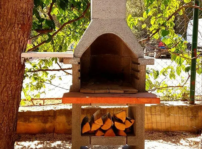 Mobile Lucan База отдыха 5*